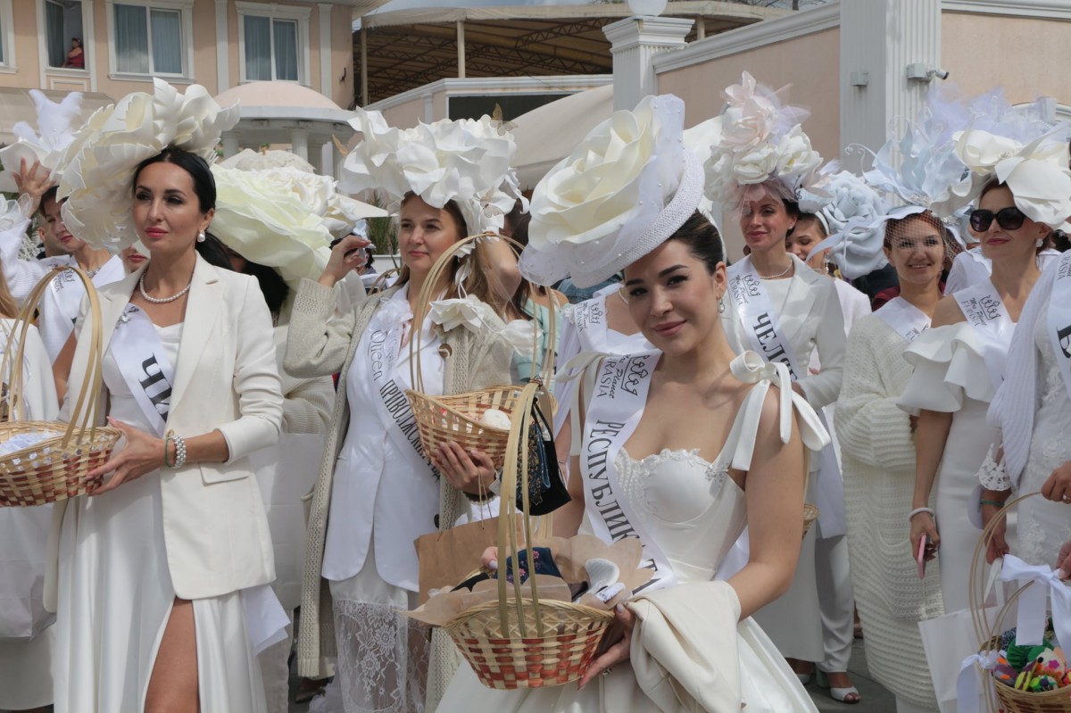 В Судаке на акции «Белый цветок» собрали 569 тысяч рублей для помощи детям