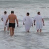 Судакчане на Крещение окунулись в море, несмотря на шторм 75