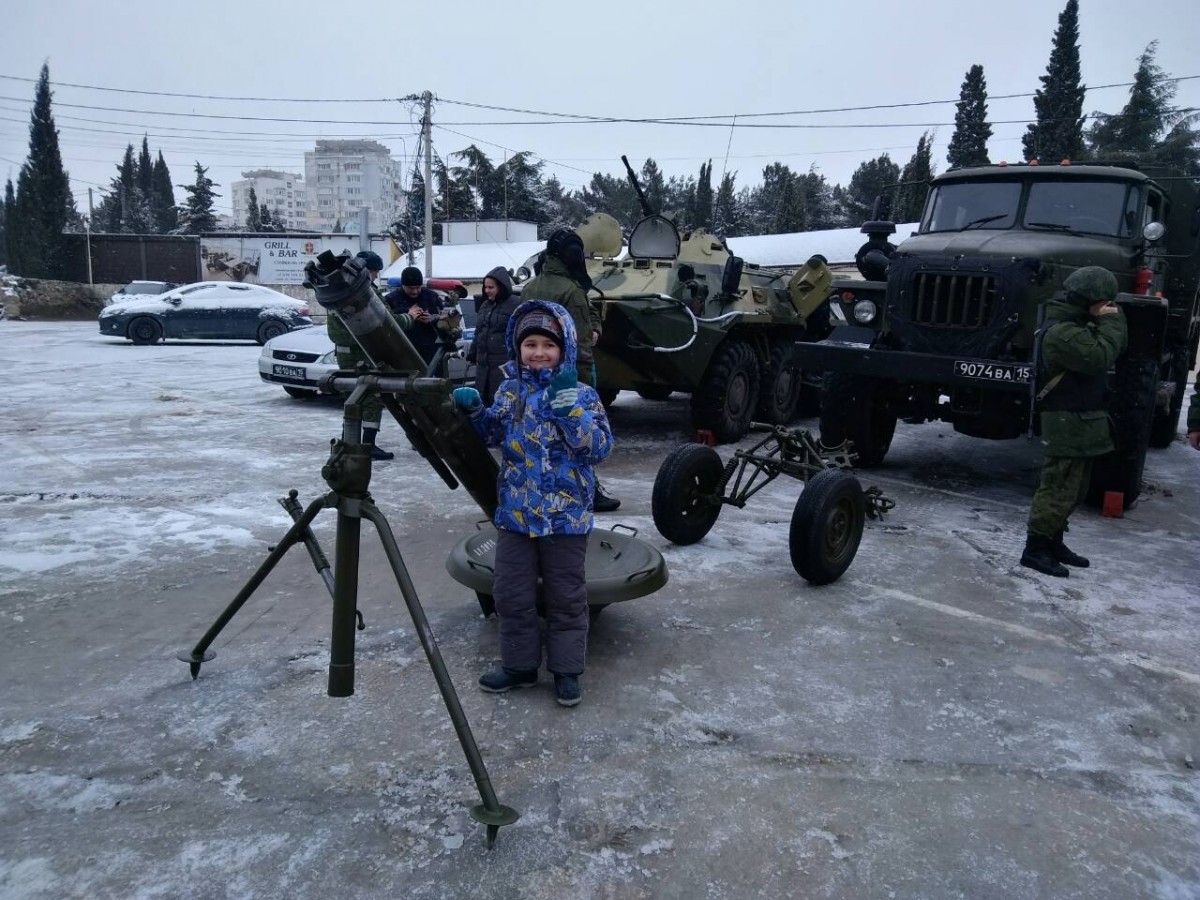 В Судаке показали образцы оружия современной Российской армии